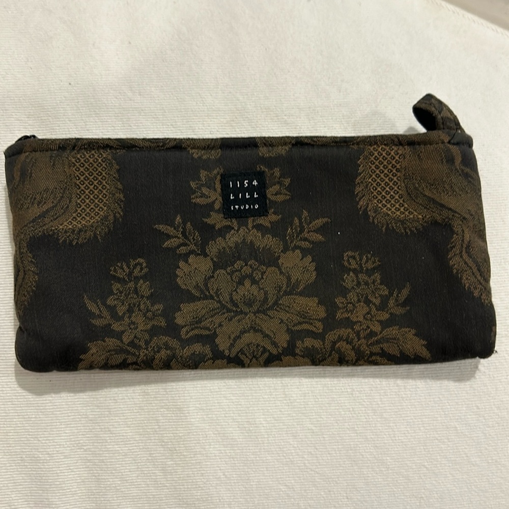 Lisa Lill Studio Case